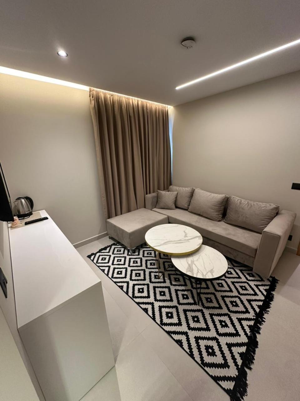 Calma Boutique Hotel فلورا المظهر الخارجي الصورة
